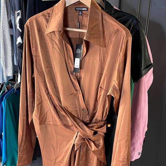 Fashion Nova Satin Maxi Shirt Dress - Picture 4 of 6